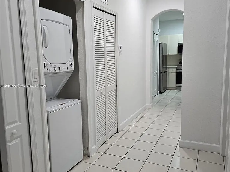 1656 SE 29th Ct #102 — Photo 7