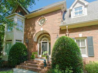 1152 Roxboro Point NE, Atlanta, GA 30324