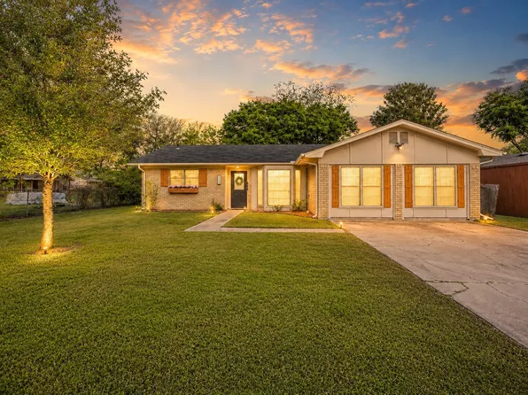 904 Kent Dr, Gainesville, TX 76240