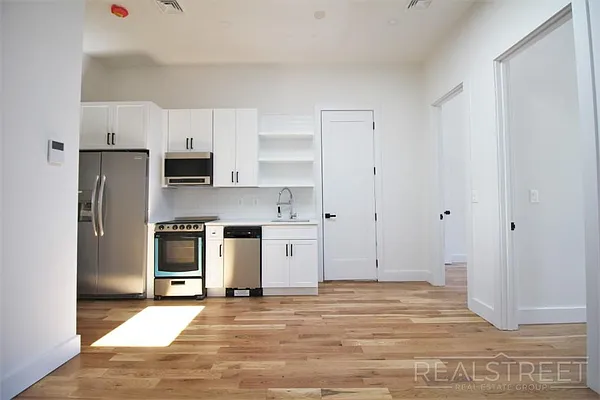 Rented by Real Street Inc | media 3