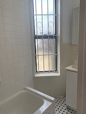 4th image of 61 Clinton St #17