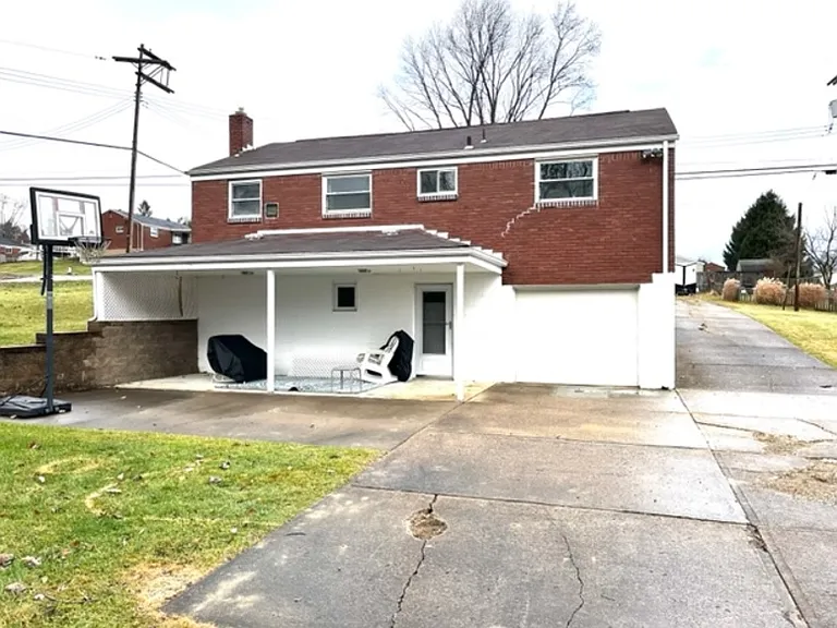 307 Olympic Rd — Photo 4