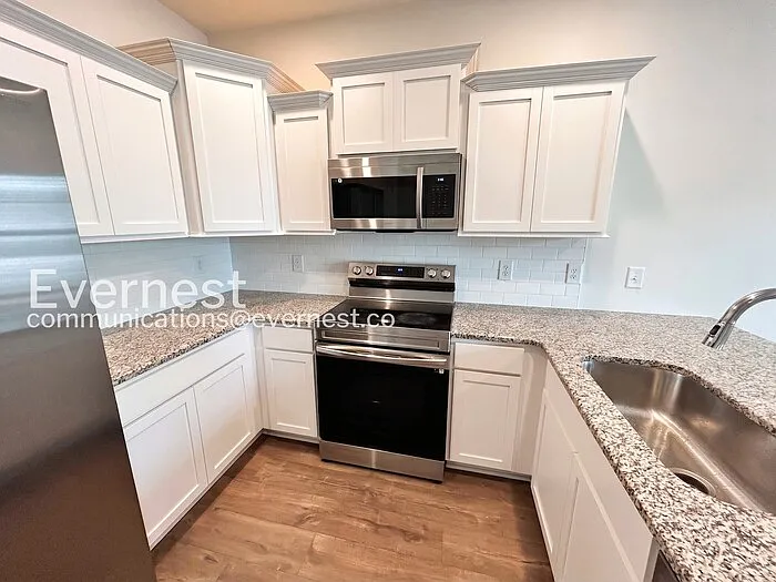 232 Ansley Way — Photo 4