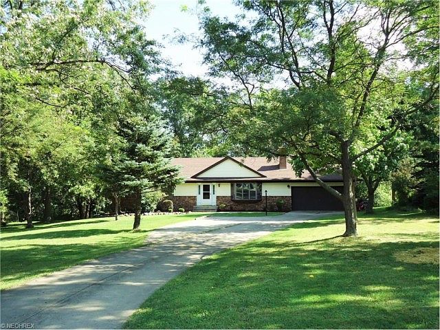1st image of 7449 N Linden Ln