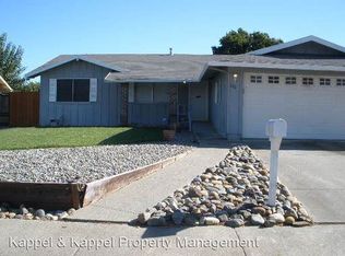 296 Livingston Ave, Vacaville, CA 95687