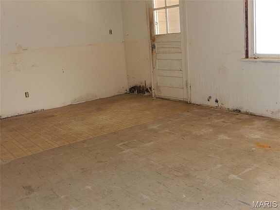 3rd image of 9501 Kirchner Ave