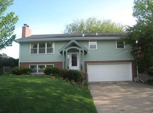 3105 W 60th St, Edina, MN 55410