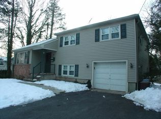 5 Sun Valley Way, Fanwood, NJ 07023