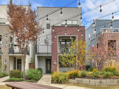 1019 Ice Cream Ln, Sacramento, CA, 95814