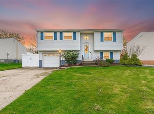 6932 Academy Ln, Lockport, NY 14094