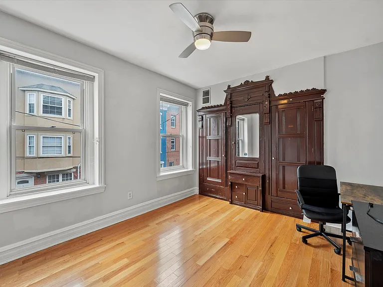 1730 Monument St — Photo 15