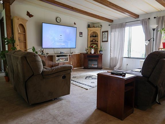 3rd image of 515 Rugh Ln