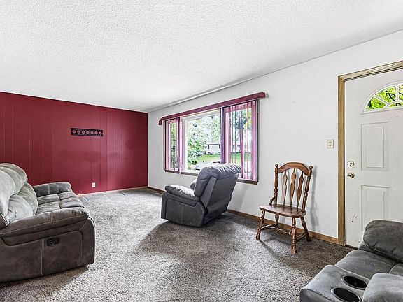 5th image of 5905 Steven Dr