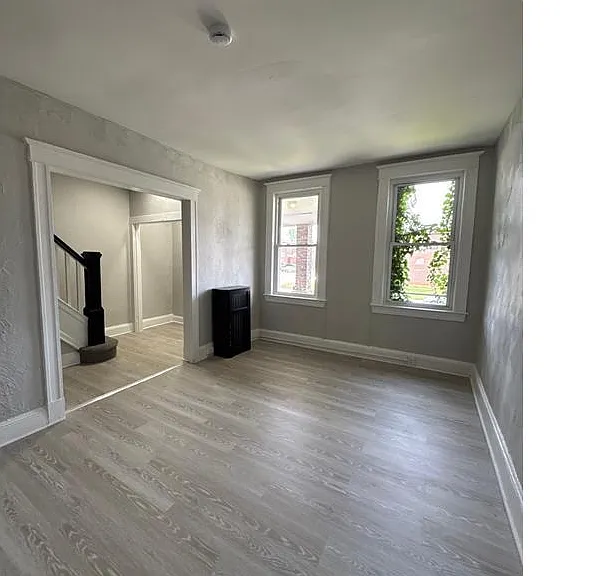 2800 W Cold Spring Ln — Photo 3