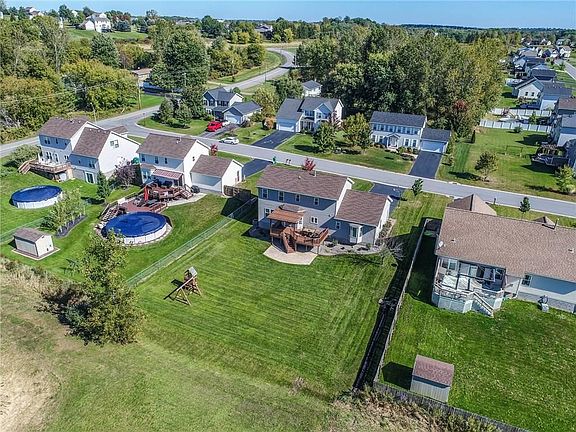 5th image of 393 Everwild Ln
