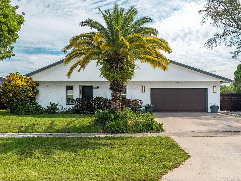 33 Oregon Ln