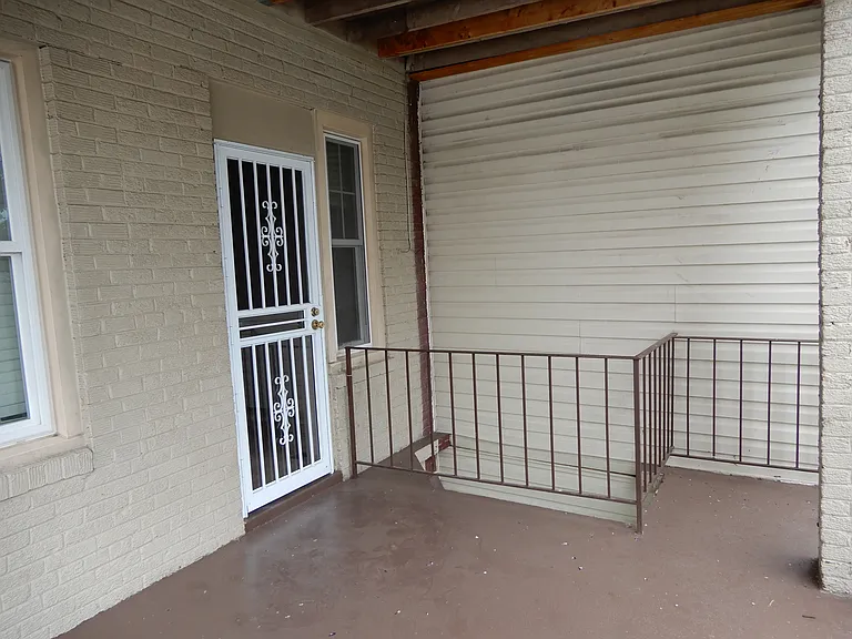 3406 C St SE — Photo 5