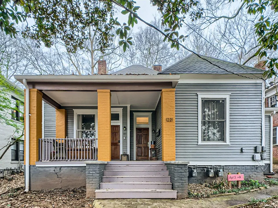 1221 Euclid Ave NE #2
