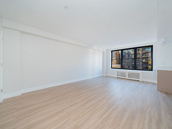 3rd image of 400 E 57th St APT 10D