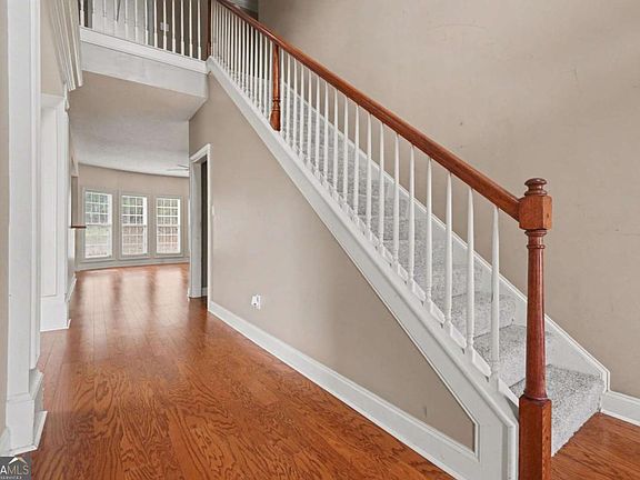 3rd image of 608 Enterkin Ct