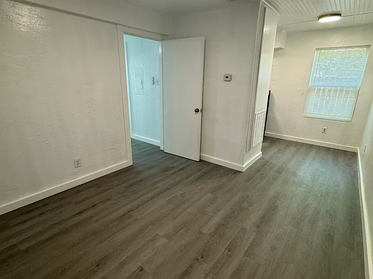2902 Sweeney Ln #7 — Photo 8