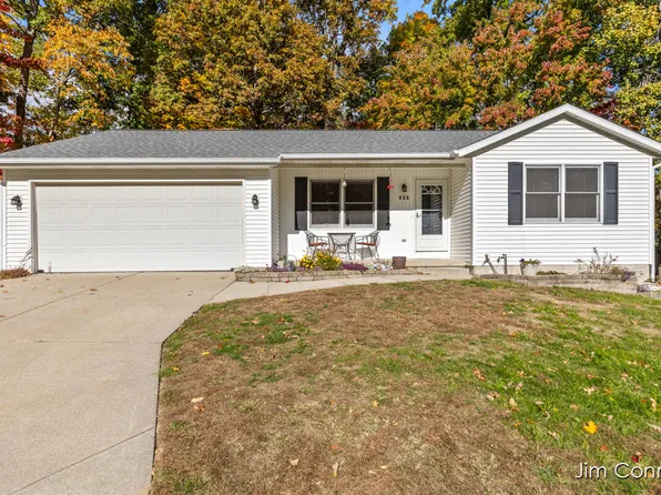 347 Duke Of York Ct NW, Comstock Park, MI 49321