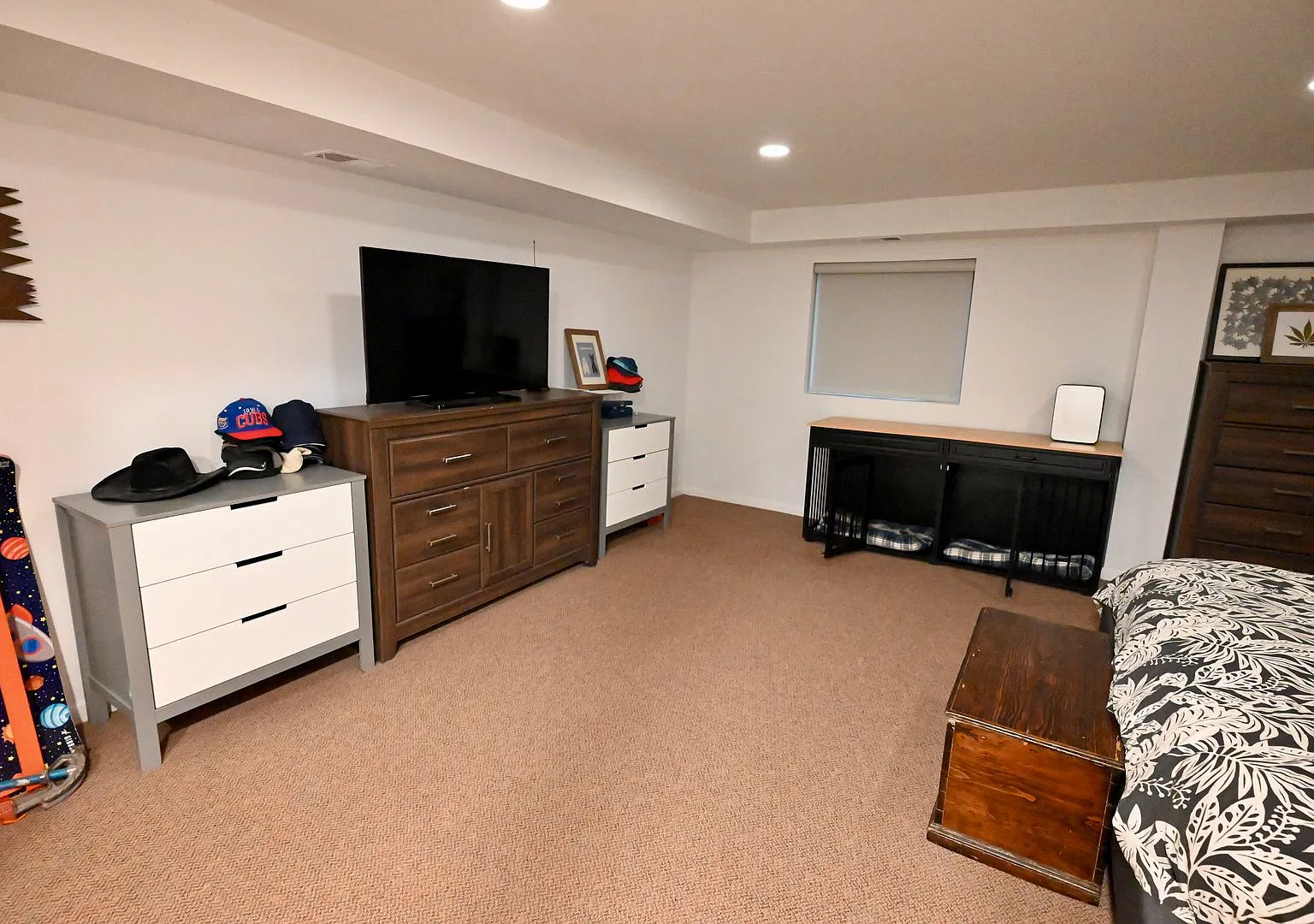 Spacious 2 Bed, 2 Bath Duplex in Logan Square | Garage Parking Available — Photo 2