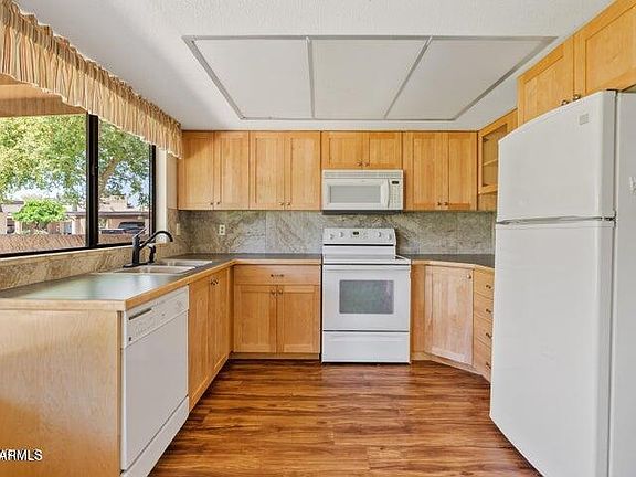 3rd image of 7707 E PARK VIEW Drive