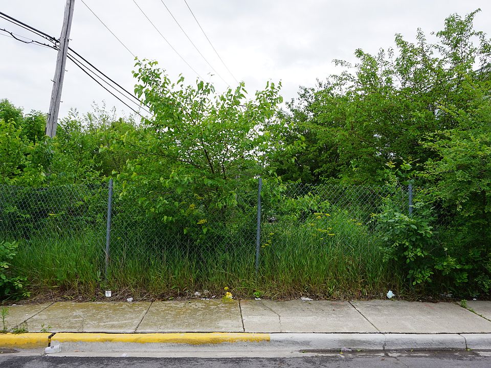 2nd image of 1334 S Heath Ave