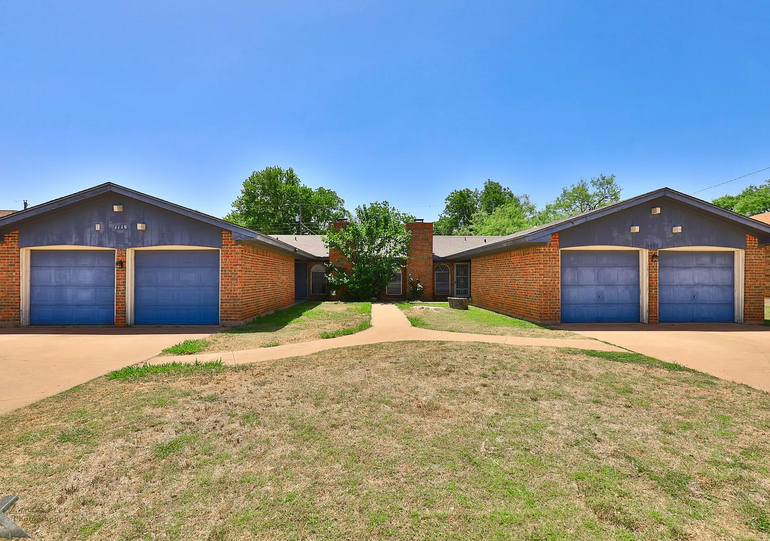 3/2/2 DUPLEX near ACU! — Photo 3