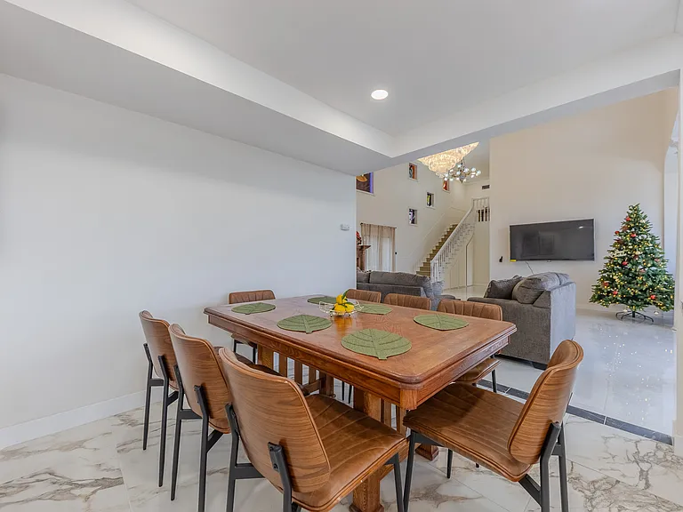 15877 Regalado St — Photo 15