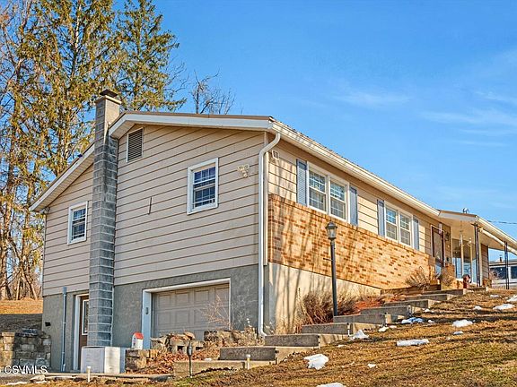 4th image of 1045 Showers Rd