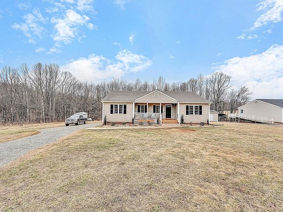 4th image of 1188 Airport Rd