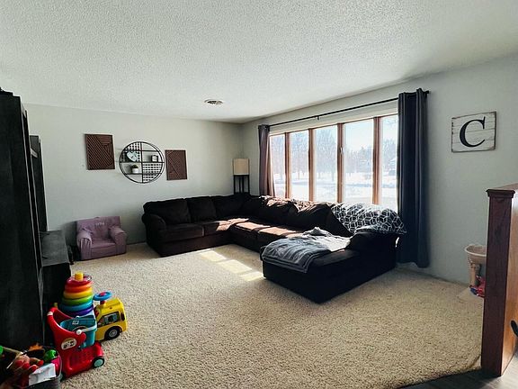 4th image of 124 1st Ave