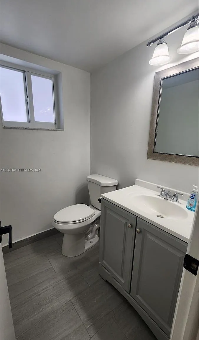 Village Square Condo — Photo 4