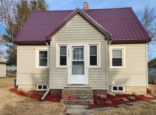 305 SE Market St, Brownsdale, MN 55918