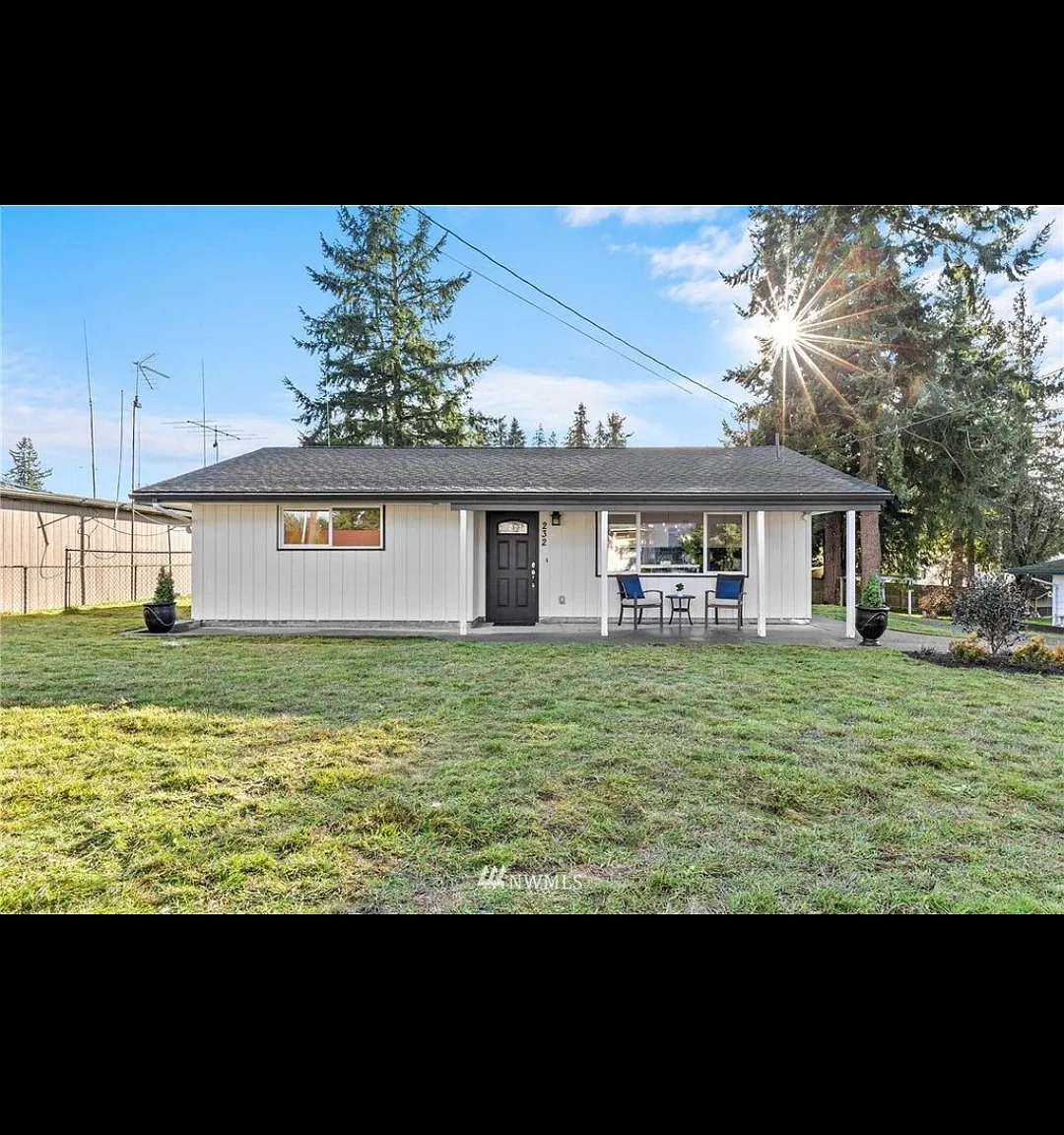 232 78th Pl SW — Photo 1