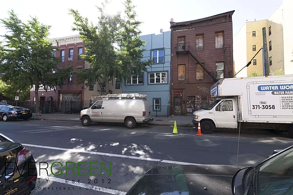 Rented by Evergreen Apartments BK | media 7