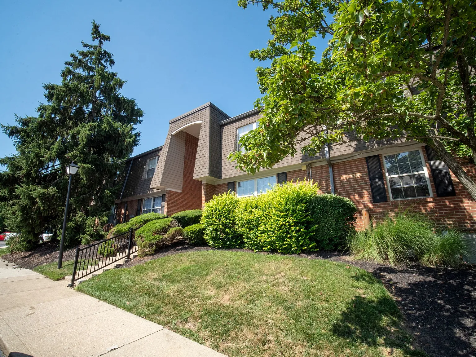 Prime Apartments and Townhomes at White Oak — Photo 1