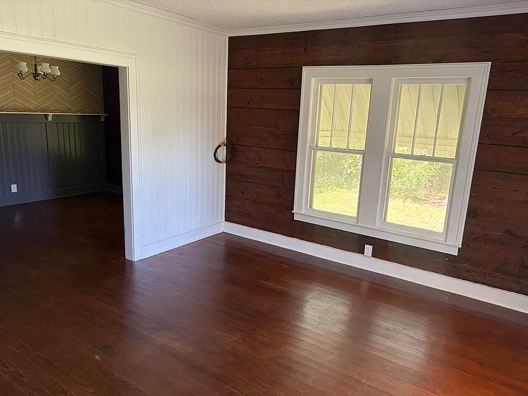 1629 W Broad St — Photo 3