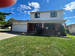 15752 Jennifer Ct, Fraser, MI 48026