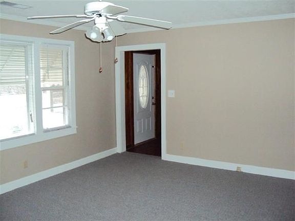 5th image of 558 Weaver Dr