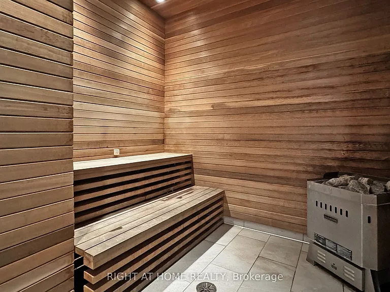 330 Richmond St W #209 — Photo 27