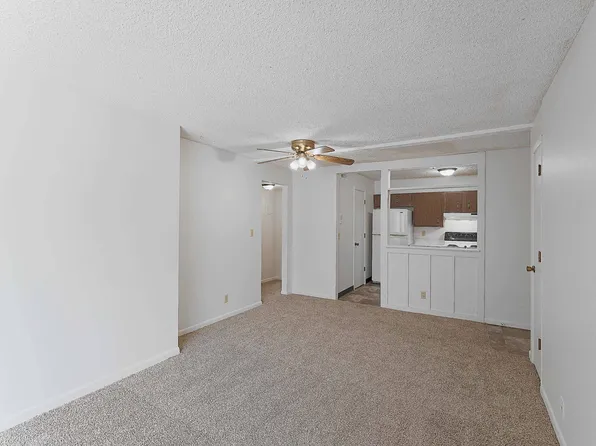 945 S 12th St #6, Lincoln, NE 68508