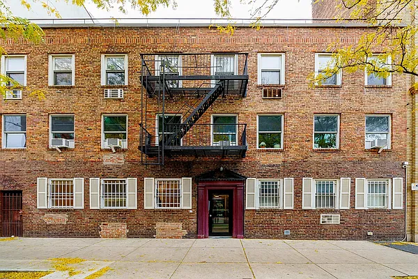 Rented by Douglas Elliman | media 14