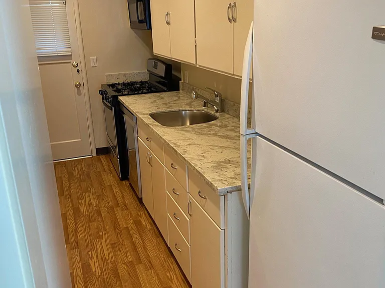 866 Live Oak Ave #3 — Photo 6