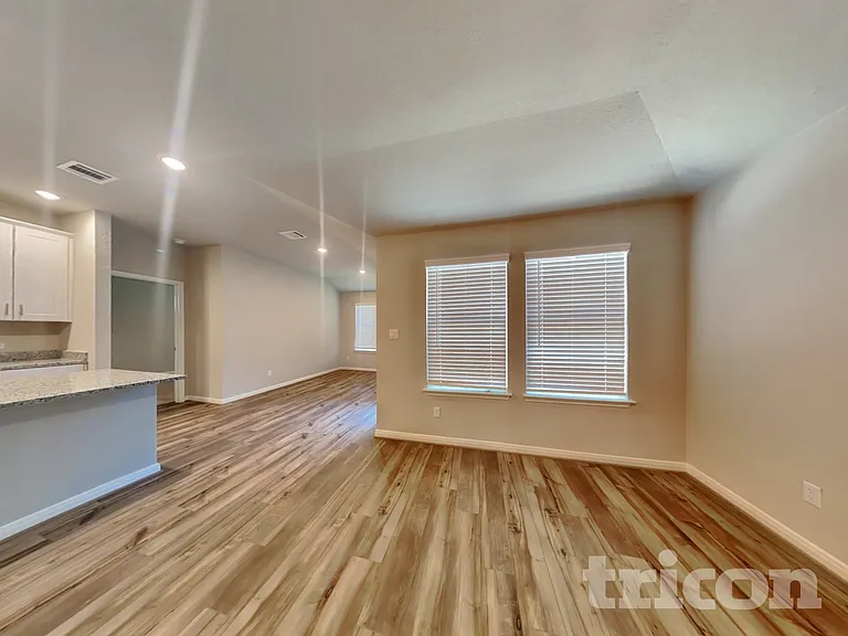 13643 Emerson Way — Photo 3