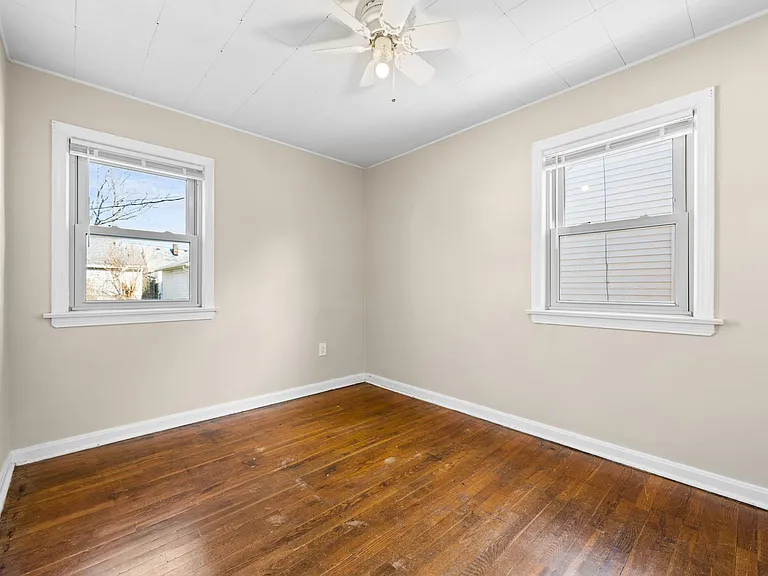 2438 Brookdale Ave — Photo 16