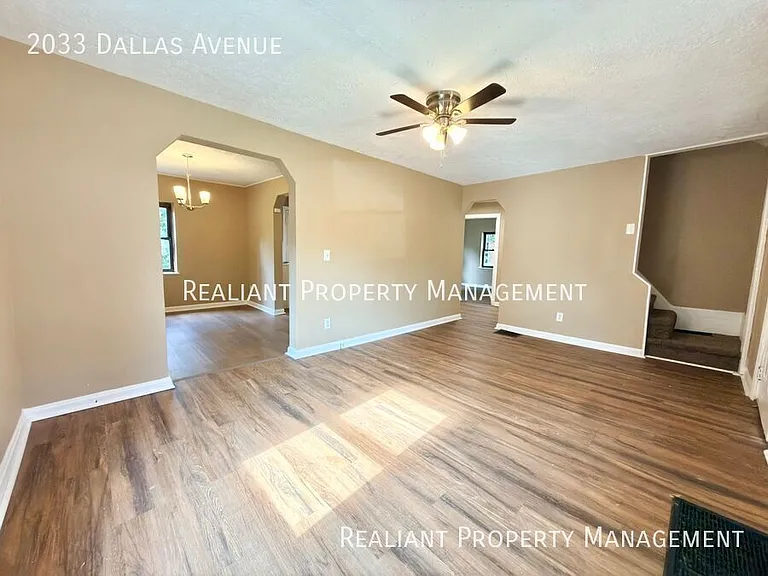 2033 Dallas Ave — Photo 3