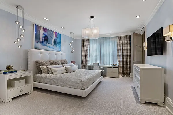 Sold by Warburg | media 12